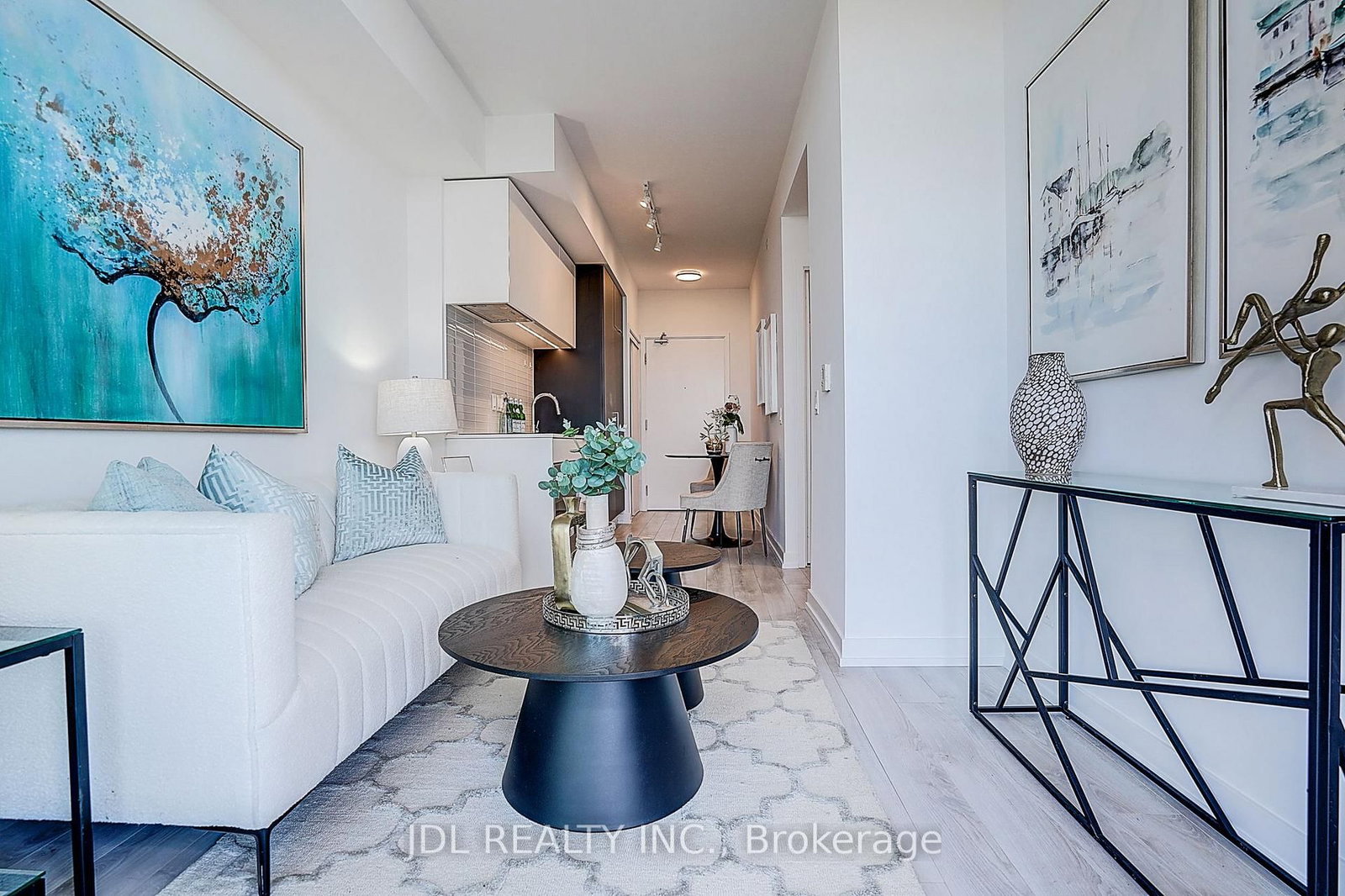 33 Helendale Avenue • #1811 • Toronto, ON photo 20