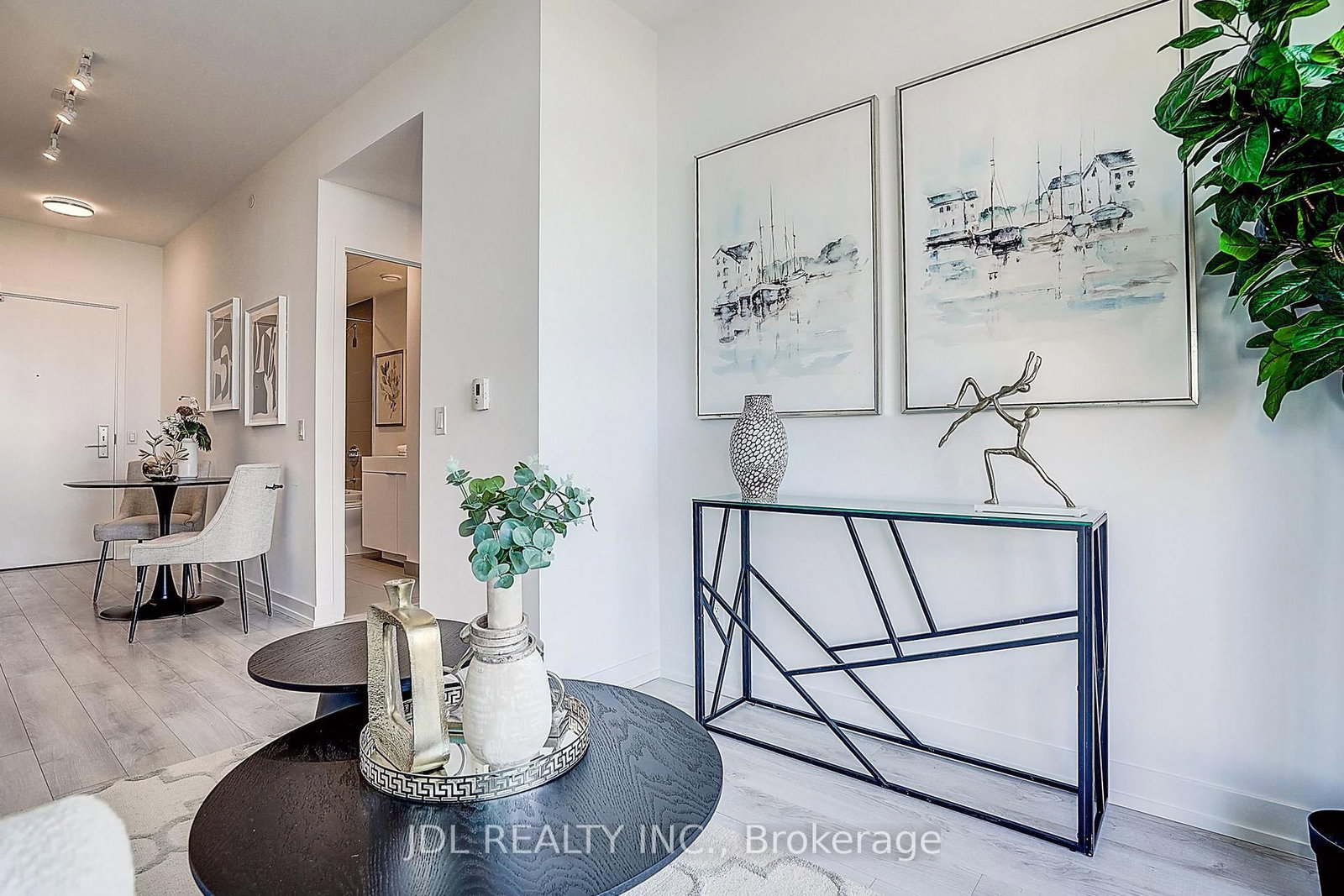 33 Helendale Avenue • #1811 • Toronto, ON photo 21