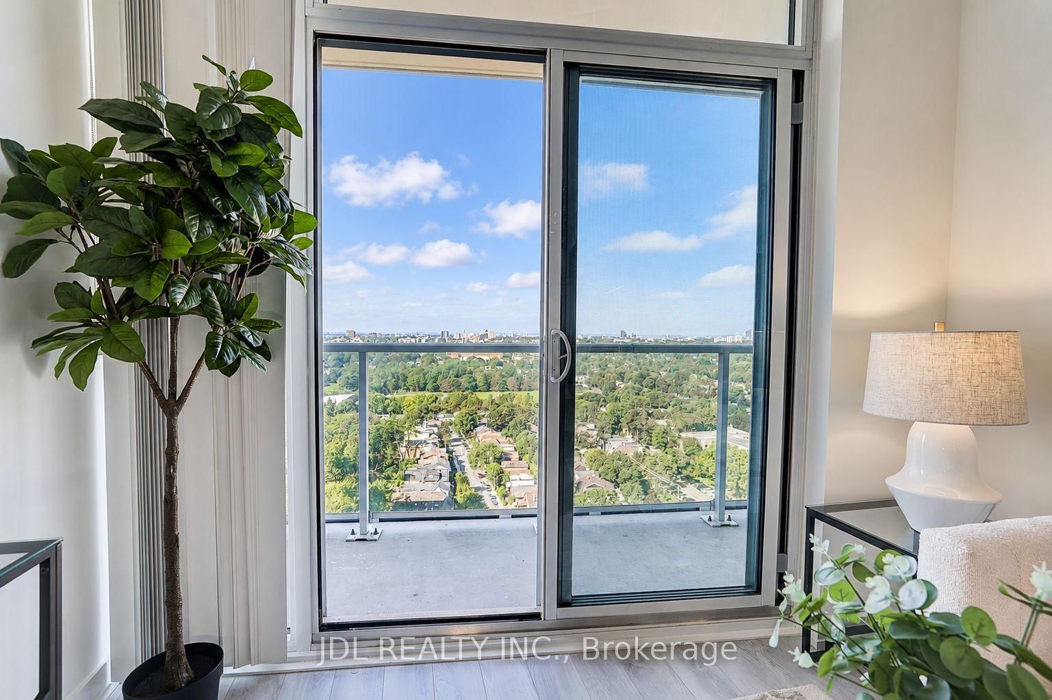 33 Helendale Avenue • #1811 • Toronto, ON photo 31