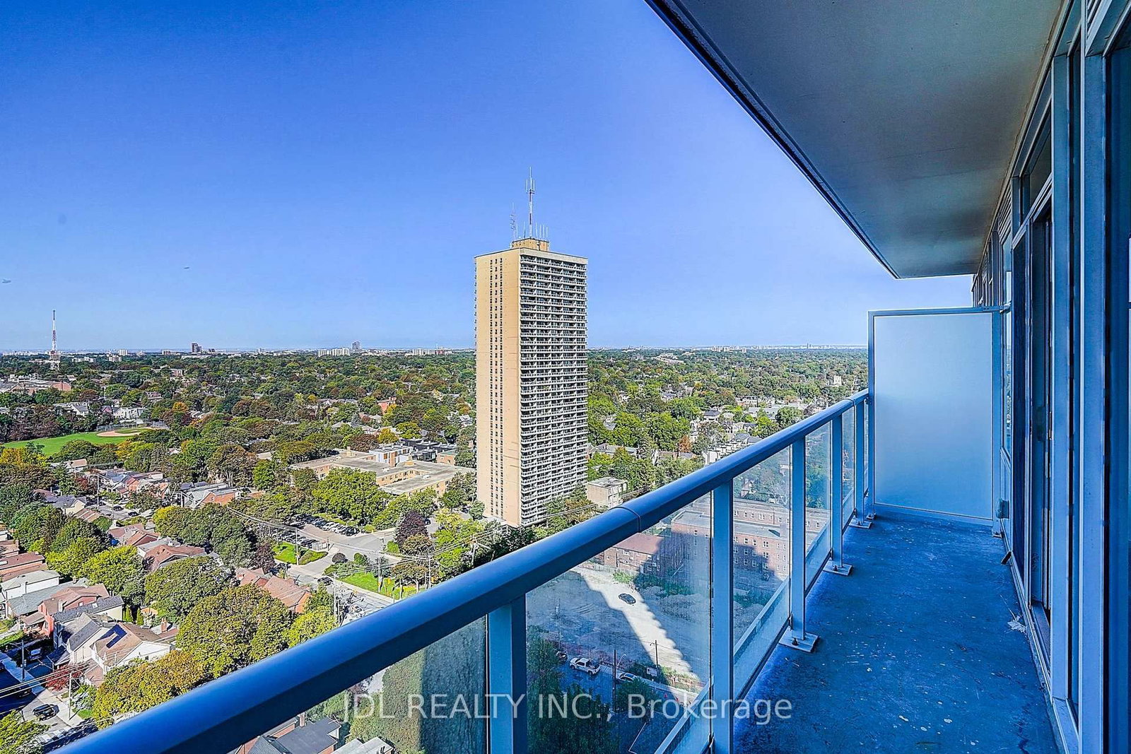 33 Helendale Avenue • #1811 • Toronto, ON photo 32