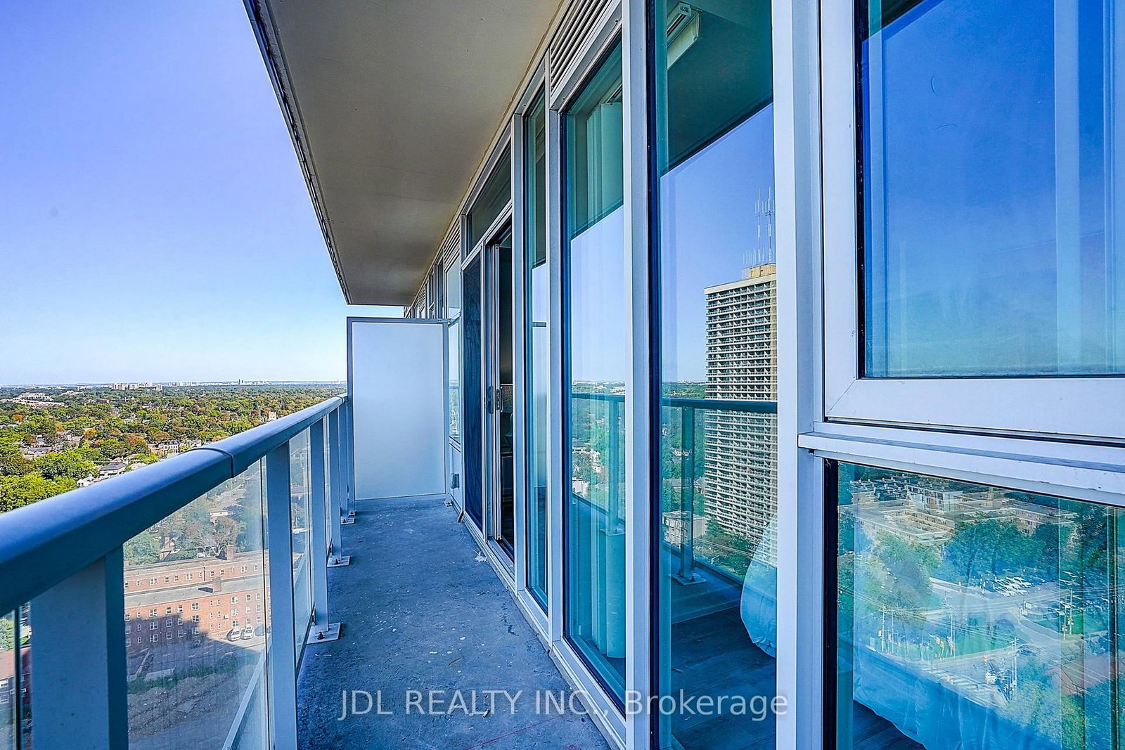 33 Helendale Avenue • #1811 • Toronto, ON photo 34