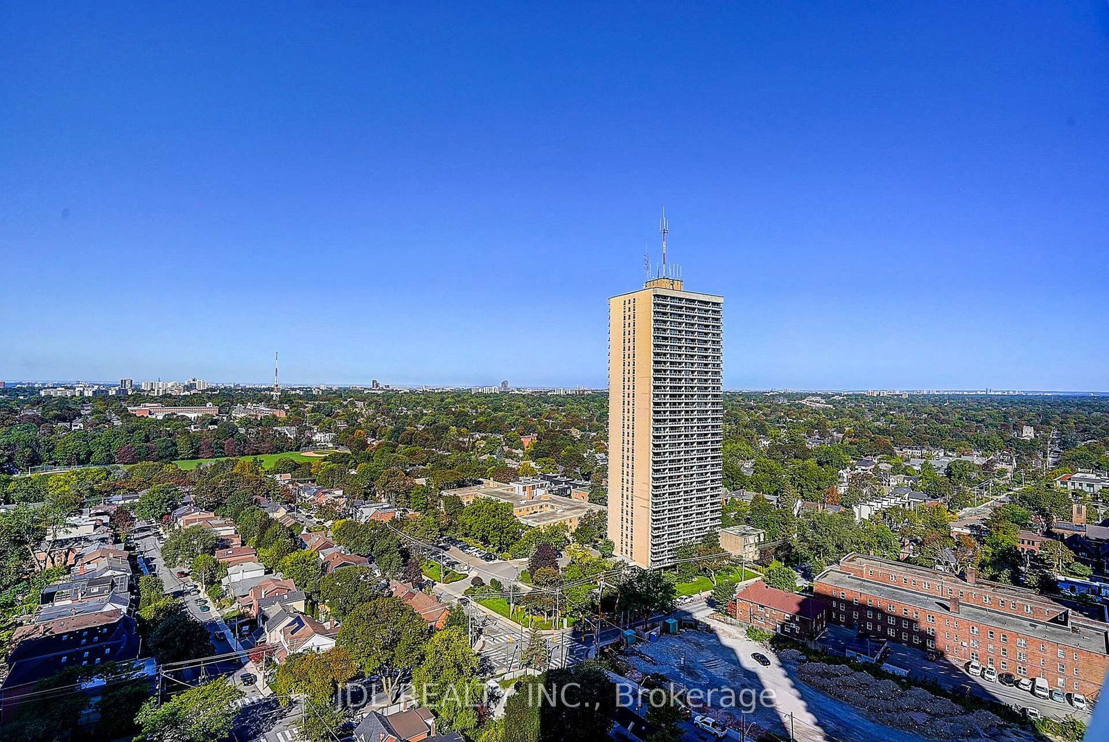 33 Helendale Avenue • #1811 • Toronto, ON photo 37