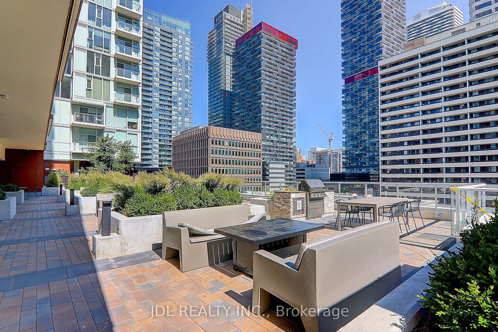 33 Helendale Avenue • #1811 • Toronto, ON photo 46