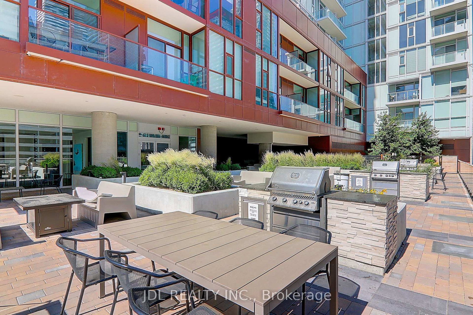 33 Helendale Avenue • #1811 • Toronto, ON photo 47