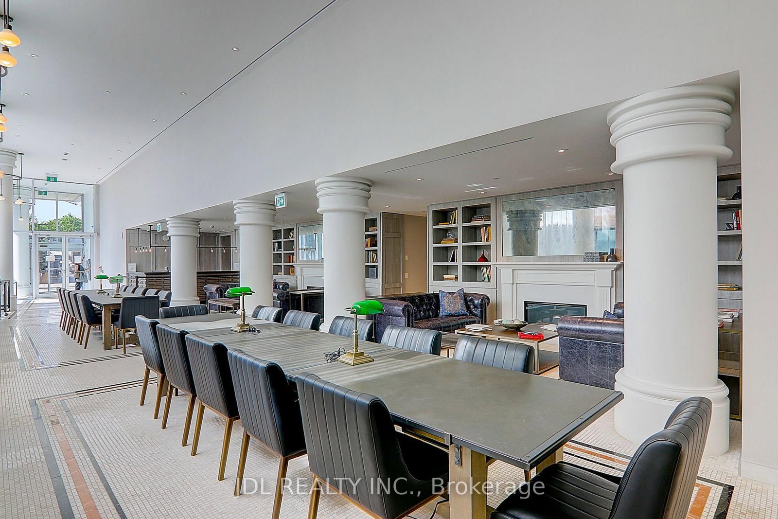 33 Helendale Avenue • #1811 • Toronto, ON photo 48