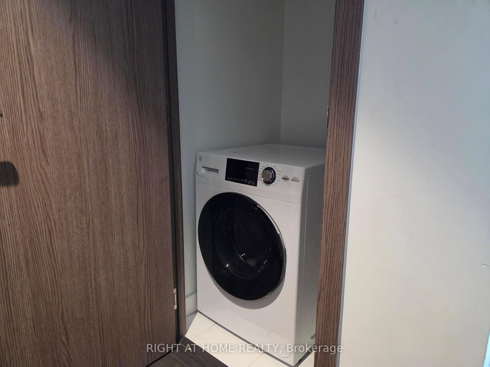 17 Bathurst Street • #602 • Toronto, ON photo 10