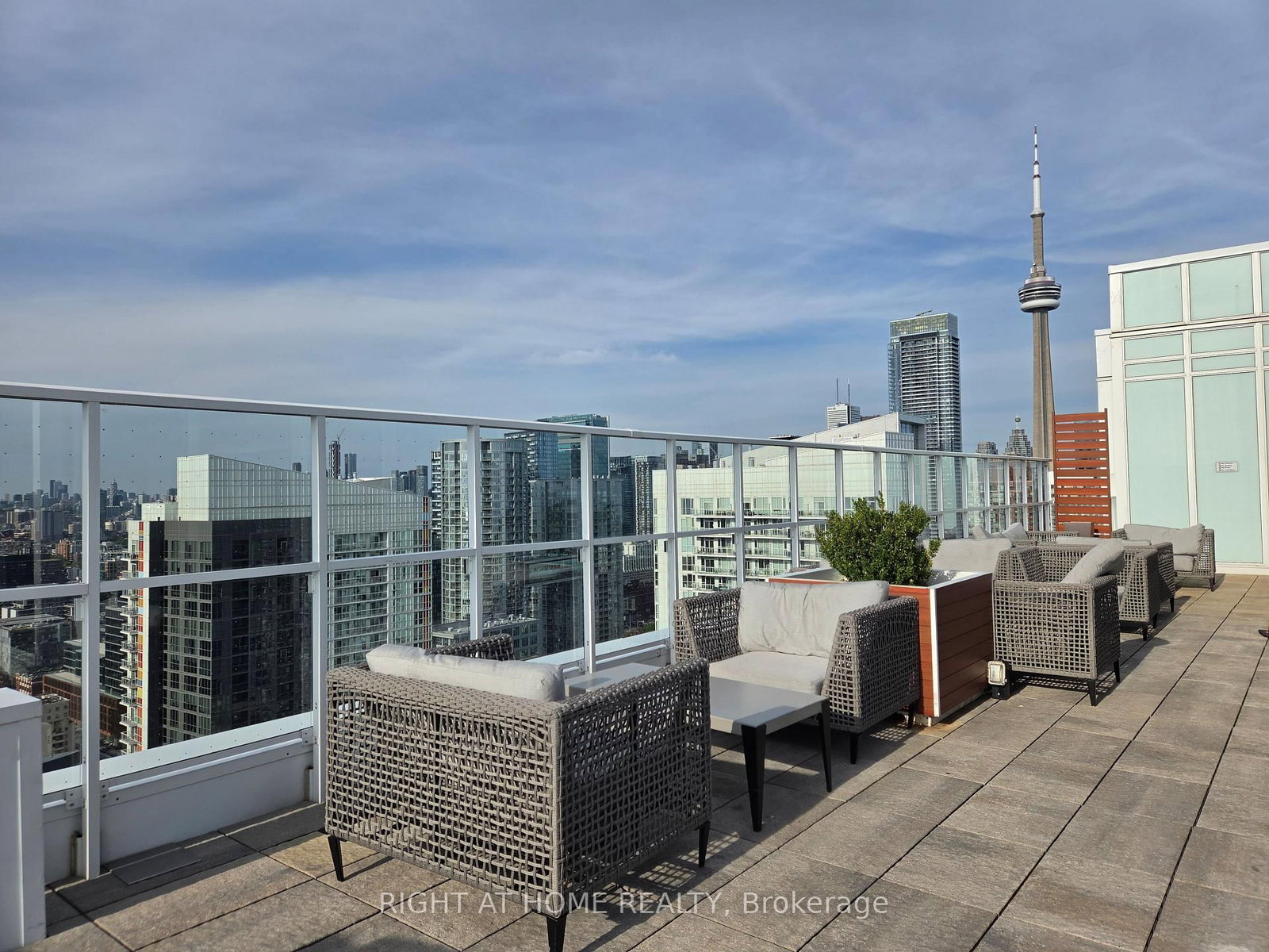 17 Bathurst Street • #602 • Toronto, ON photo 14