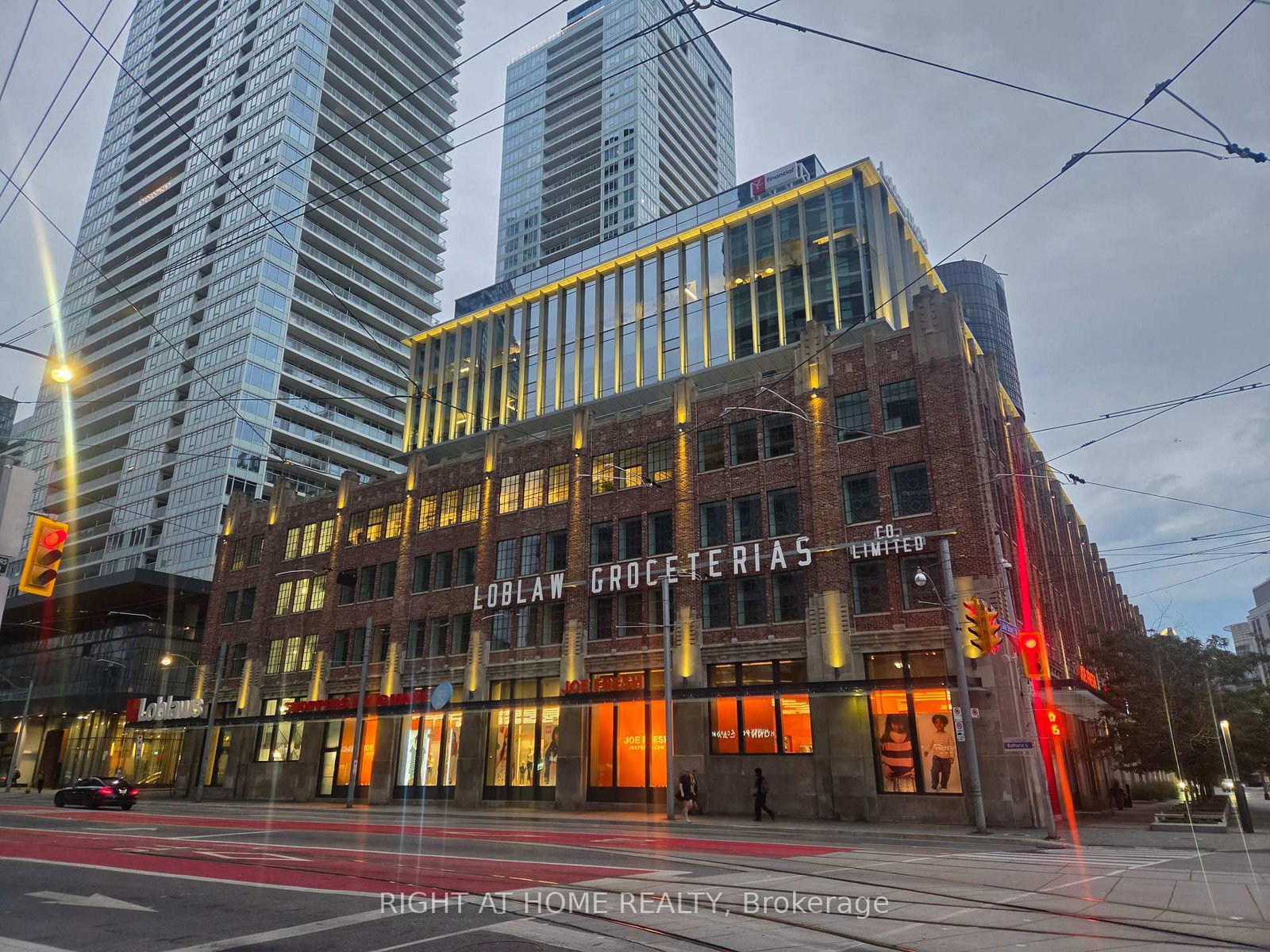17 Bathurst Street • #602 • Toronto, ON photo 20