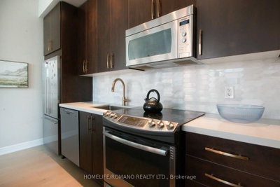 112 George Street • #535 • Toronto, ON photo 8