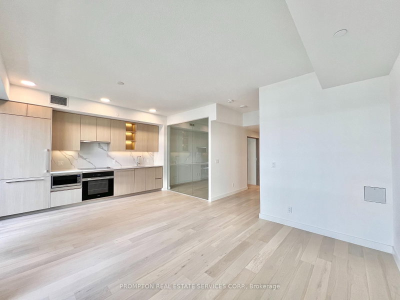 27 McMahon Dr photo 4
