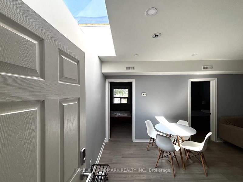 Unit 1 - 3229 Yonge Street