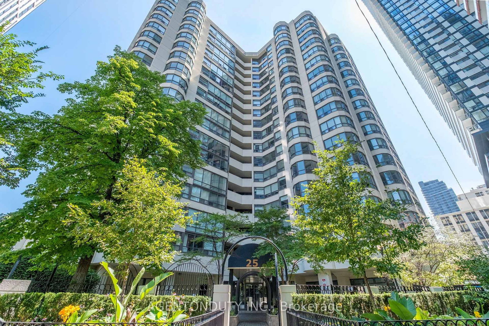 25 Maitland Street • #1602 • Toronto, ON photo 2