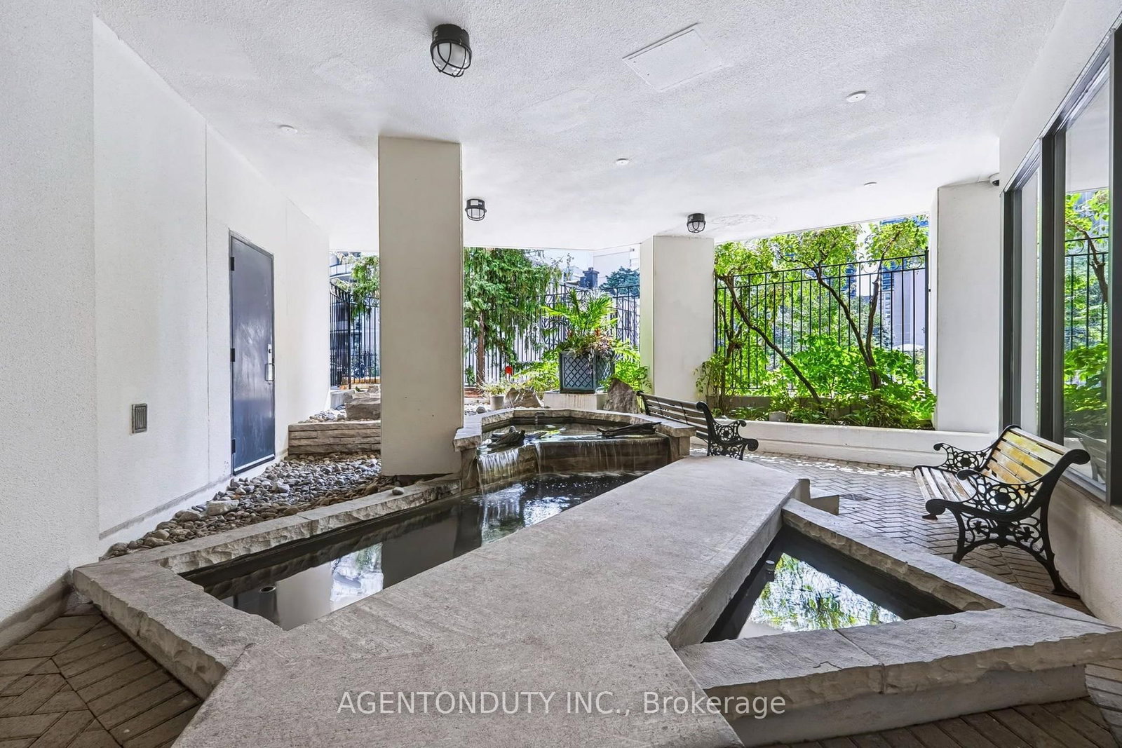 25 Maitland Street • #1602 • Toronto, ON photo 32