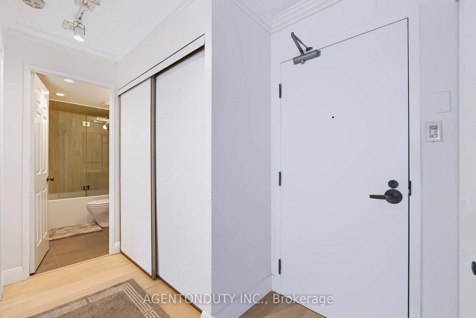 25 Maitland Street • #1602 • Toronto, ON photo 6