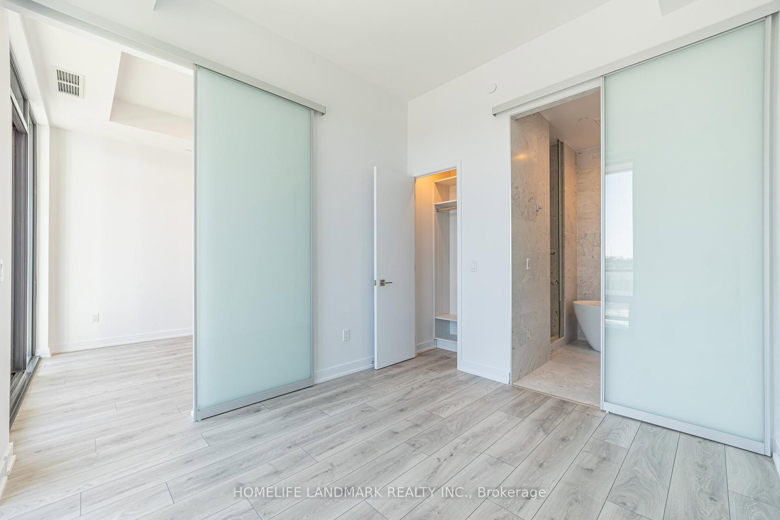 29 Green Trail Court • #215 • Toronto, ON photo 3