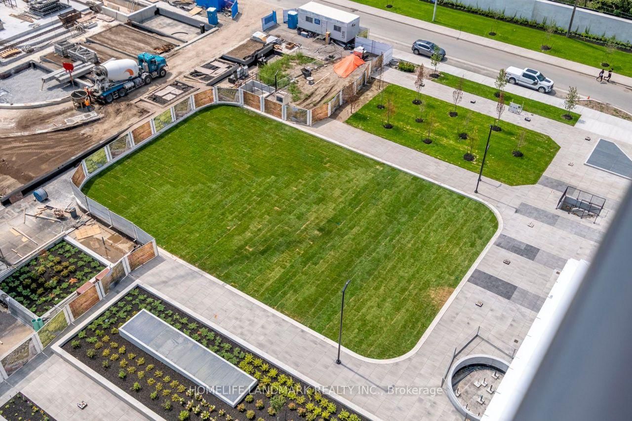 29 Green Trail Court • #215 • Toronto, ON photo 35