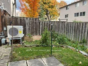 11 Yellow Birch Way, Toronto, view 11