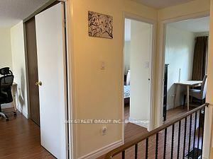 11 Yellow Birch Way, Toronto, view 5