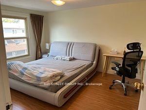 11 Yellow Birch Way, Toronto, view 6