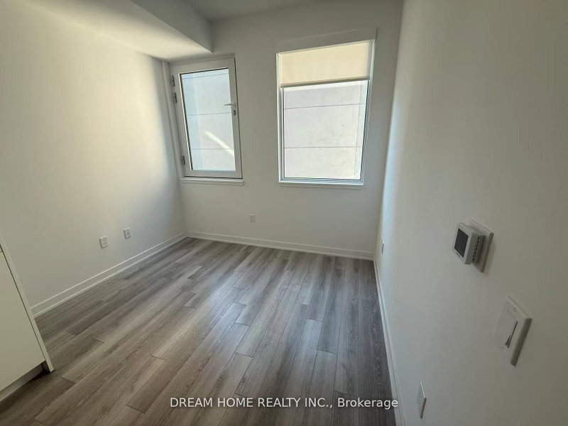 702 - 238 simcoe Street