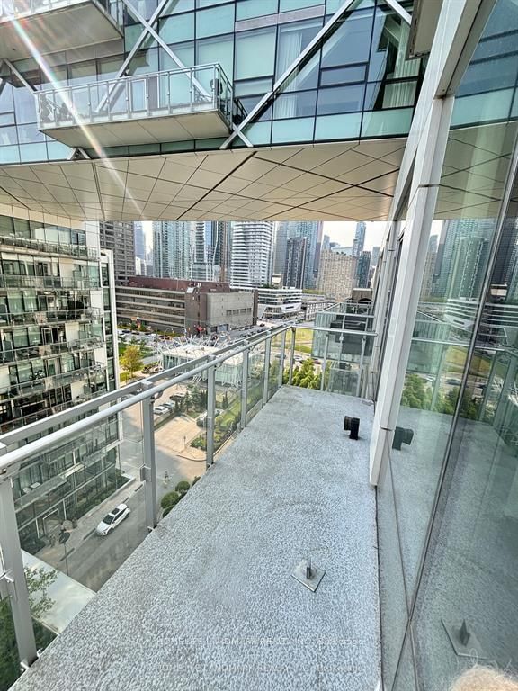 39 Queens Quay E • #1029 • Toronto, ON photo 3