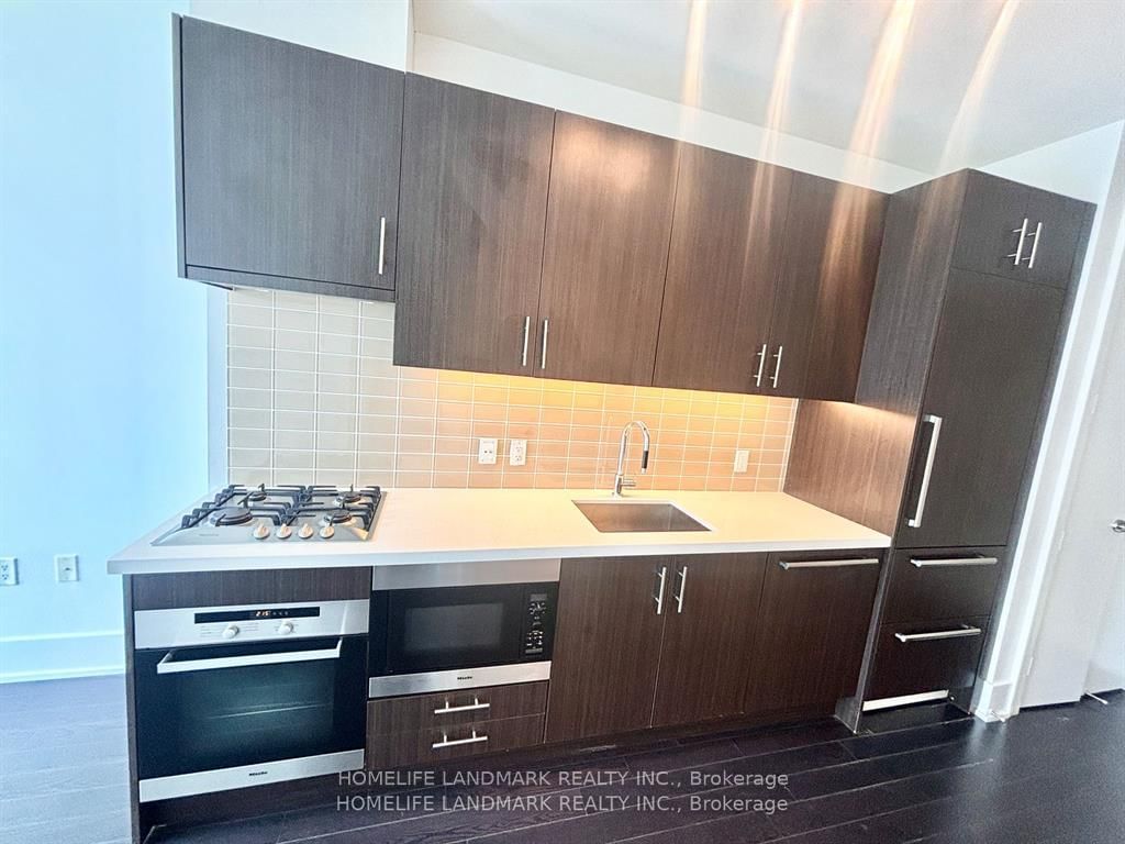 39 Queens Quay E • #1029 • Toronto, ON photo 6