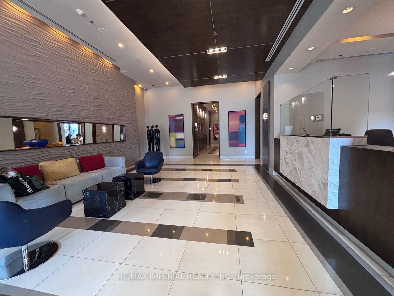 16 Harbour Street • #3707 • Toronto, ON photo 3