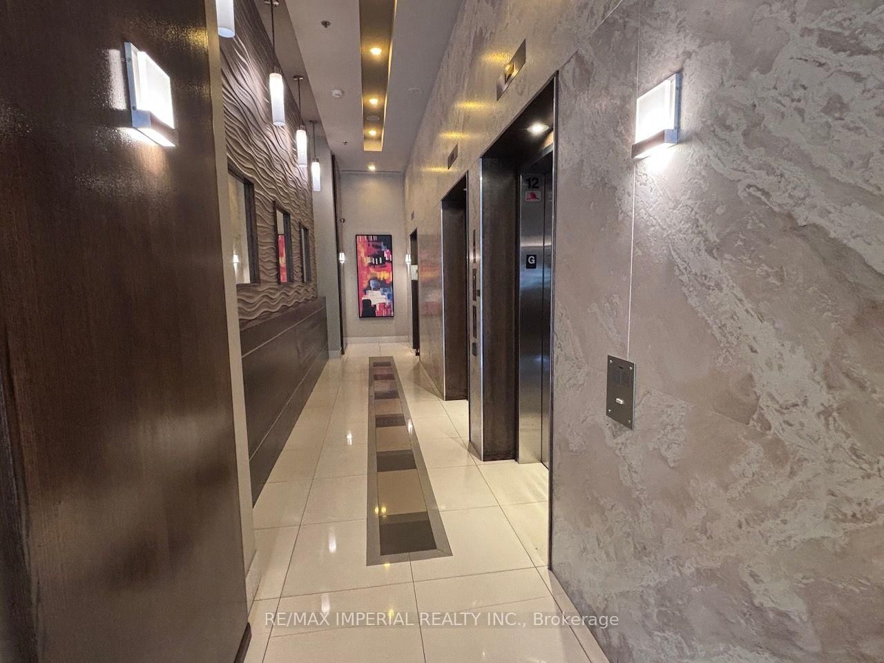 16 Harbour Street • #3707 • Toronto, ON photo 4