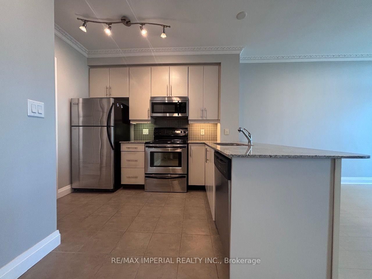 16 Harbour Street • #3707 • Toronto, ON photo 6