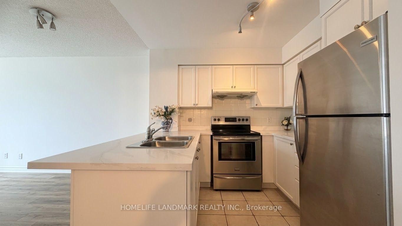 18 Parkview Avenue • #312 • Toronto, ON photo 10