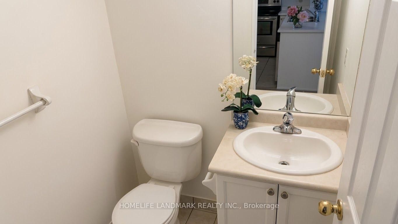 18 Parkview Avenue • #312 • Toronto, ON photo 15