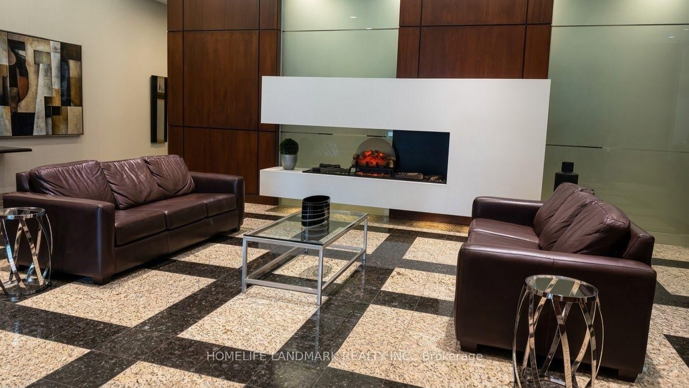 18 Parkview Avenue • #312 • Toronto, ON photo 4