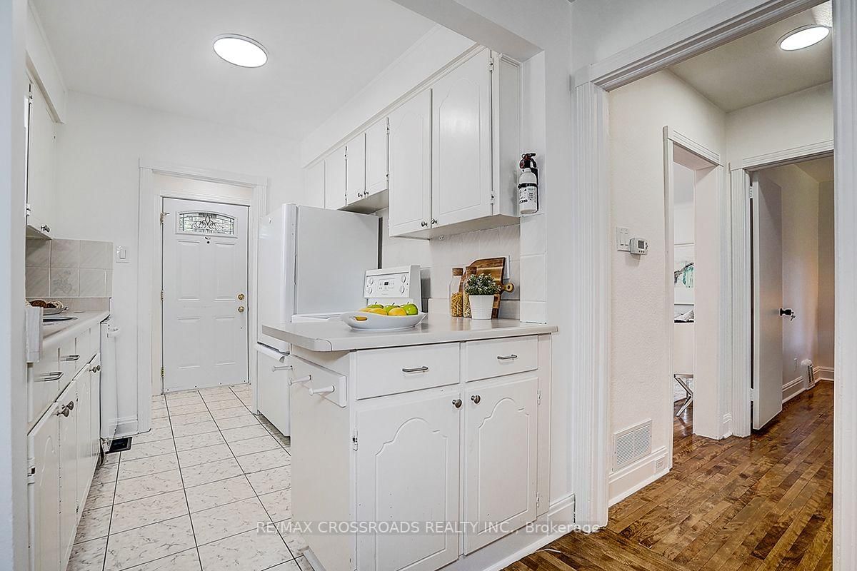 128 Leacrest Road • Toronto, ON photo 13
