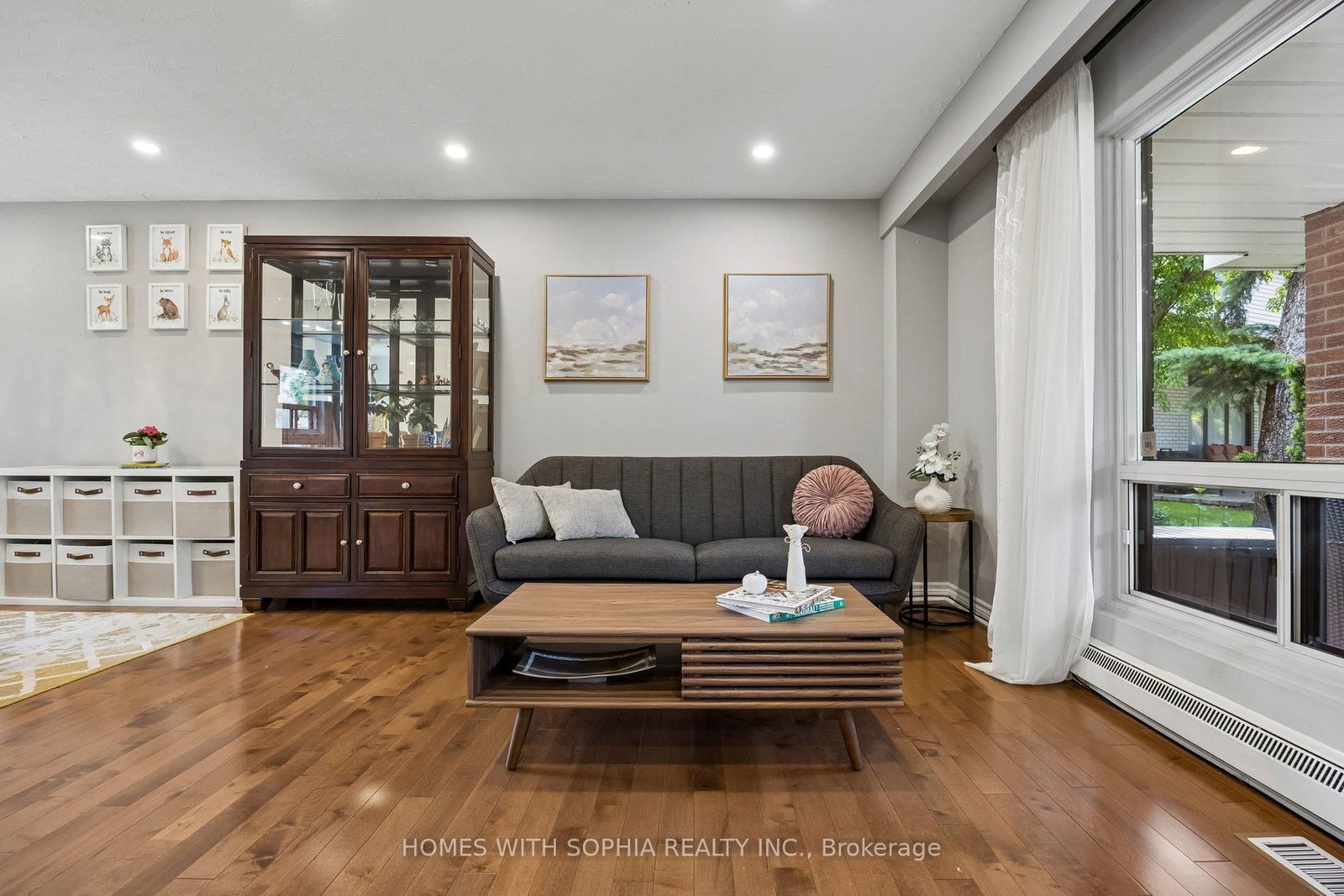 34 Rustywood Drive • Toronto, ON photo 13