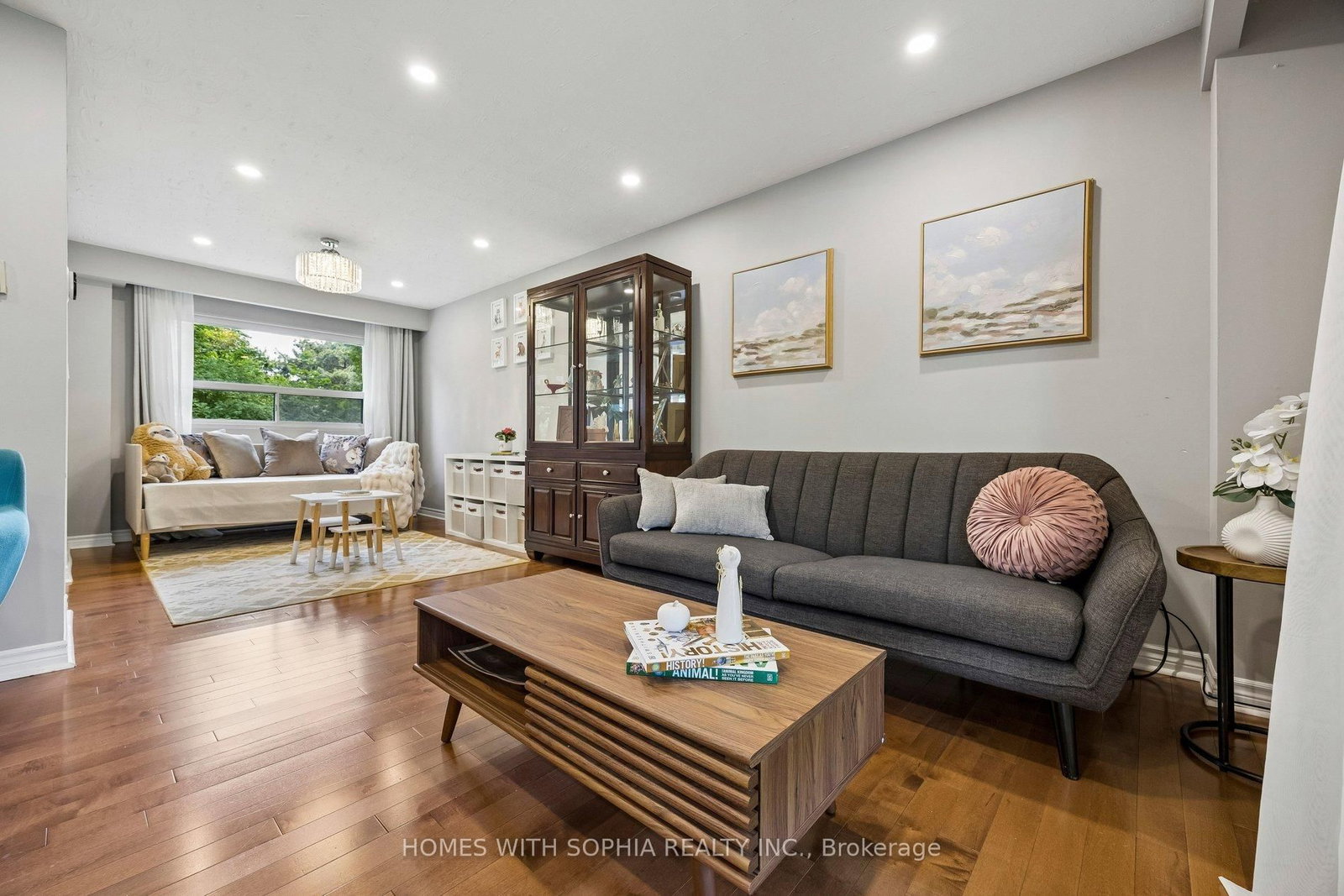 34 Rustywood Drive • Toronto, ON photo 14