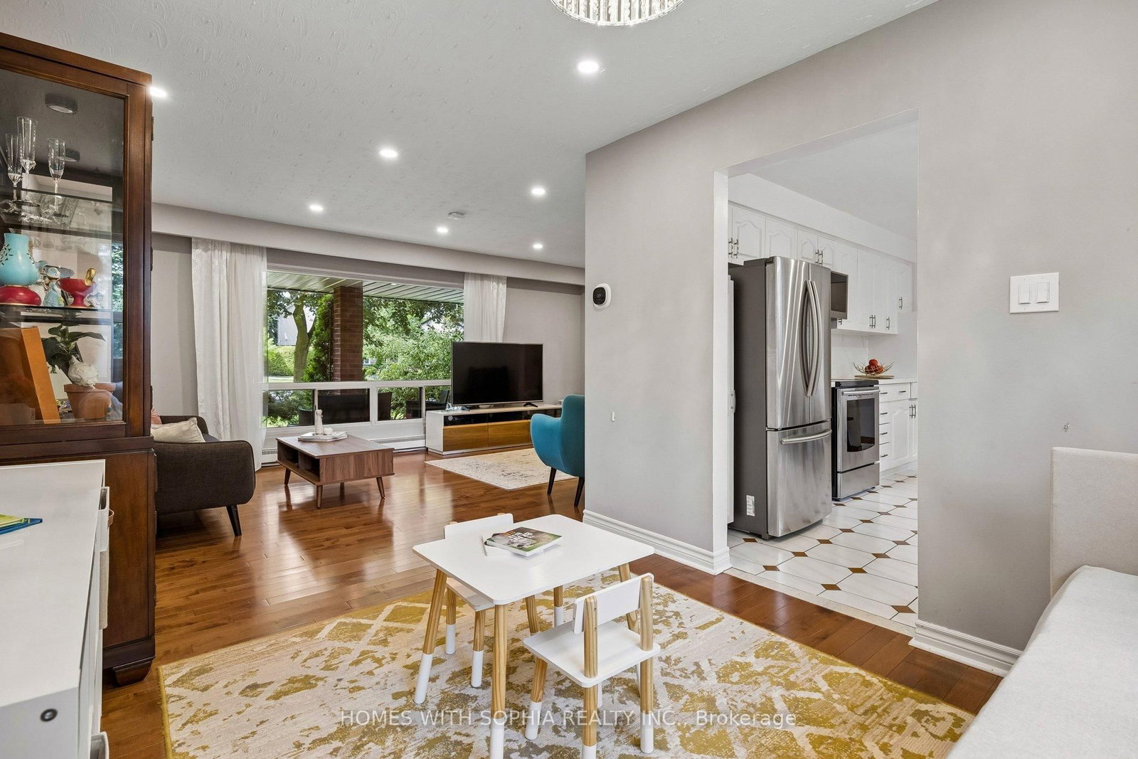 34 Rustywood Drive • Toronto, ON photo 15