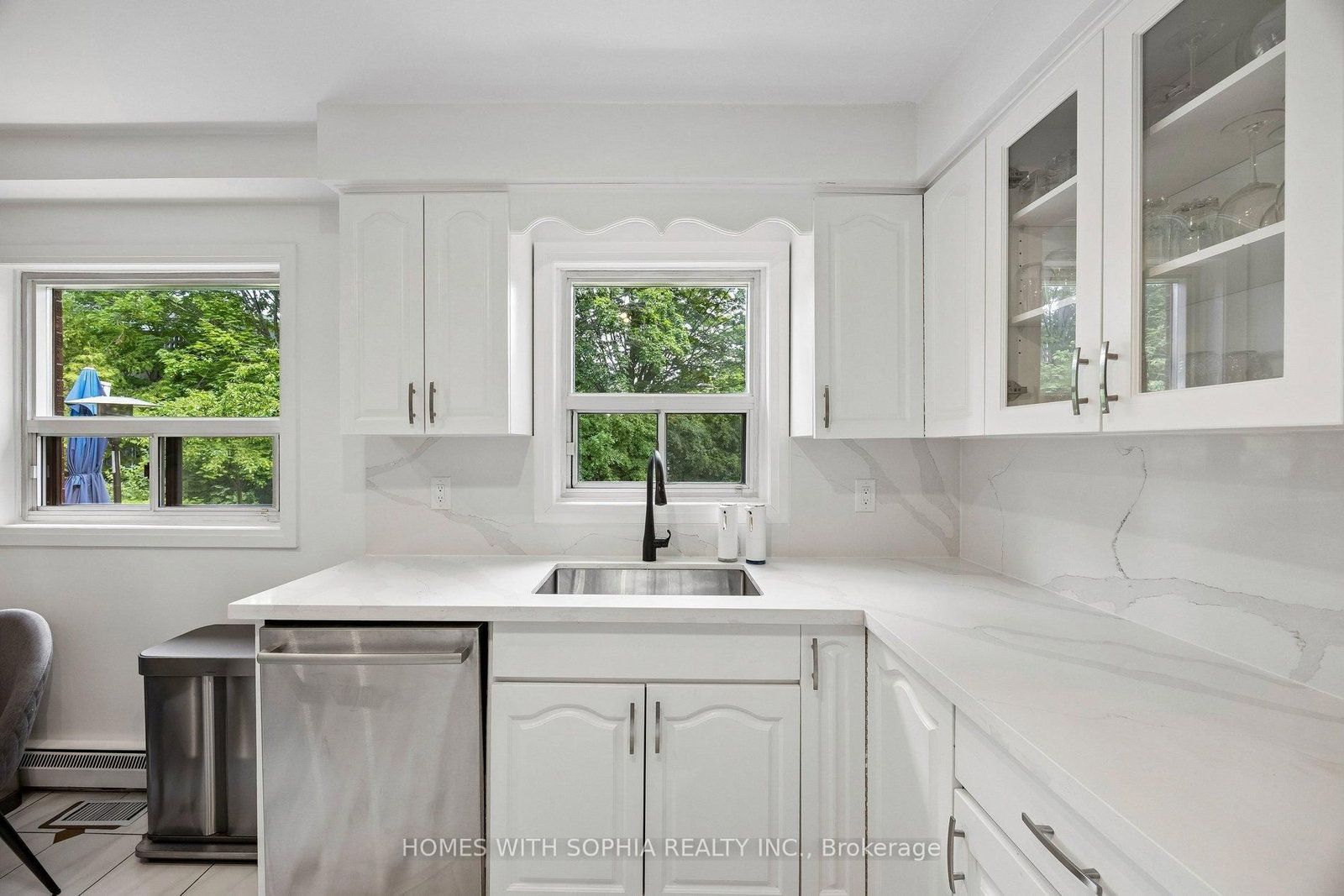 34 Rustywood Drive • Toronto, ON photo 24