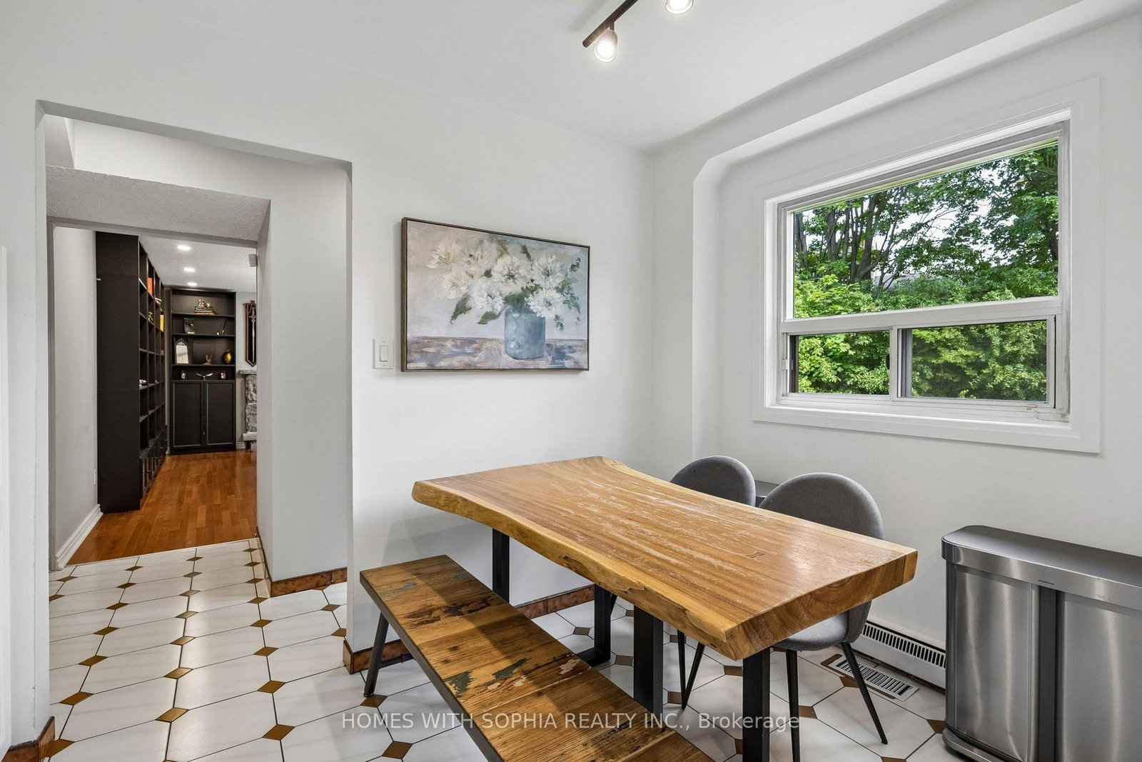 34 Rustywood Drive • Toronto, ON photo 25