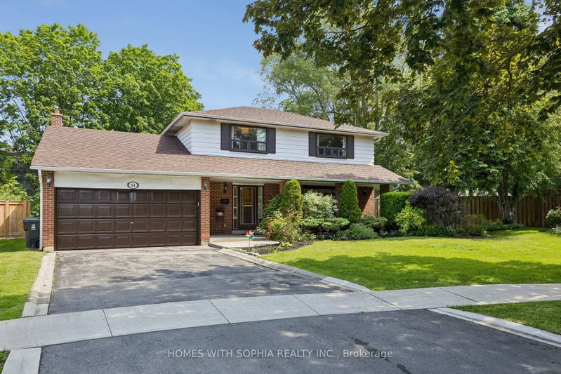 34 Rustywood Drive