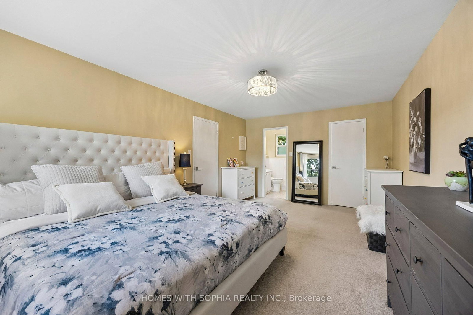 34 Rustywood Drive • Toronto, ON photo 31