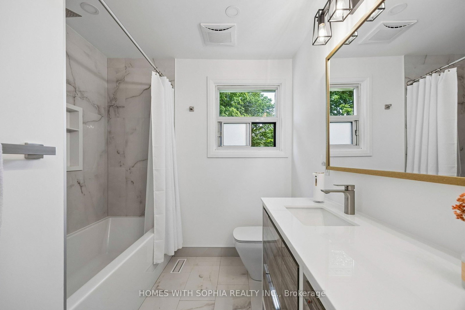 34 Rustywood Drive • Toronto, ON photo 34