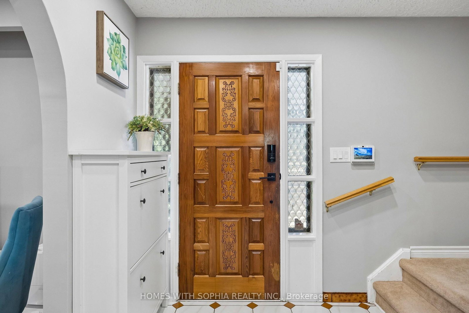34 Rustywood Drive • Toronto, ON photo 8
