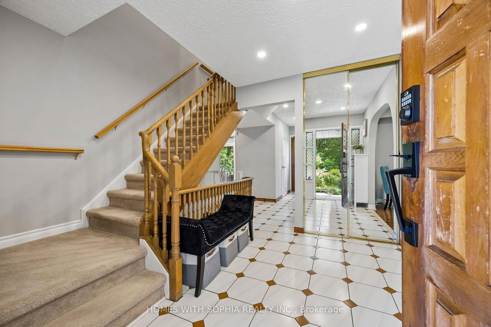 34 Rustywood Drive • Toronto, ON photo 9