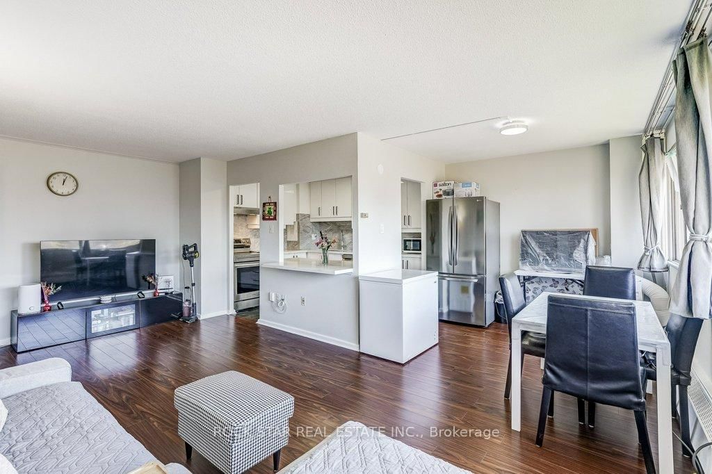 10 Sunny Glenway • #708 • Toronto, ON photo 10