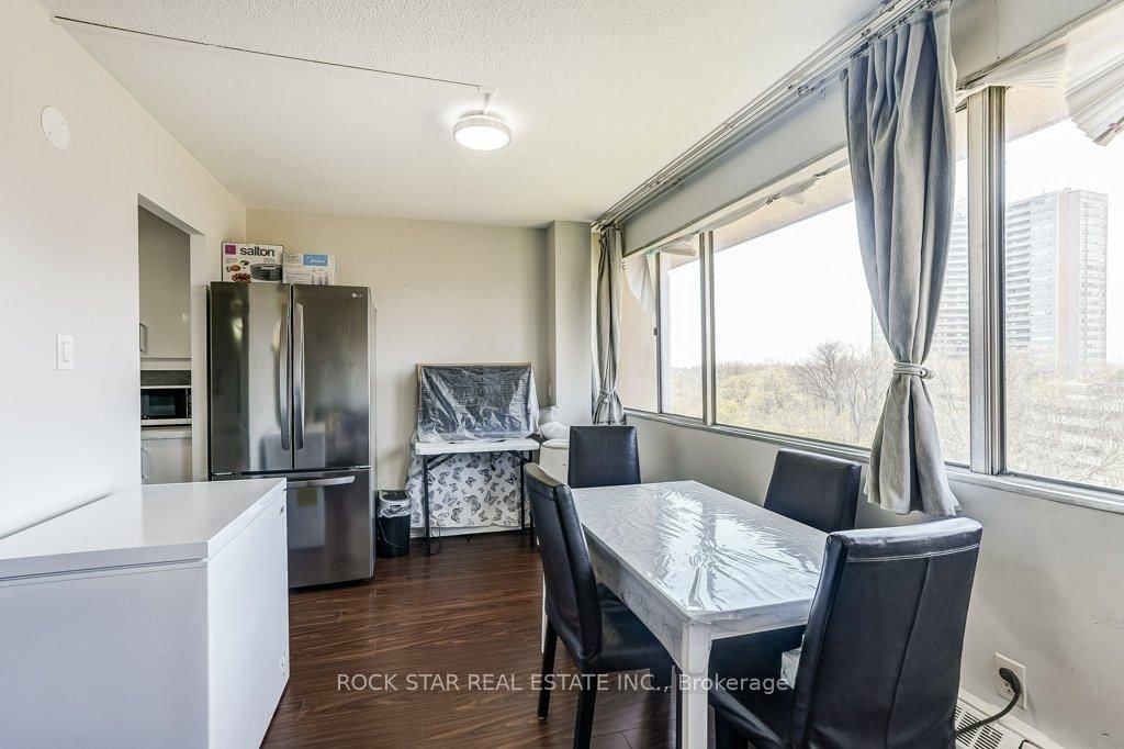 10 Sunny Glenway • #708 • Toronto, ON photo 12