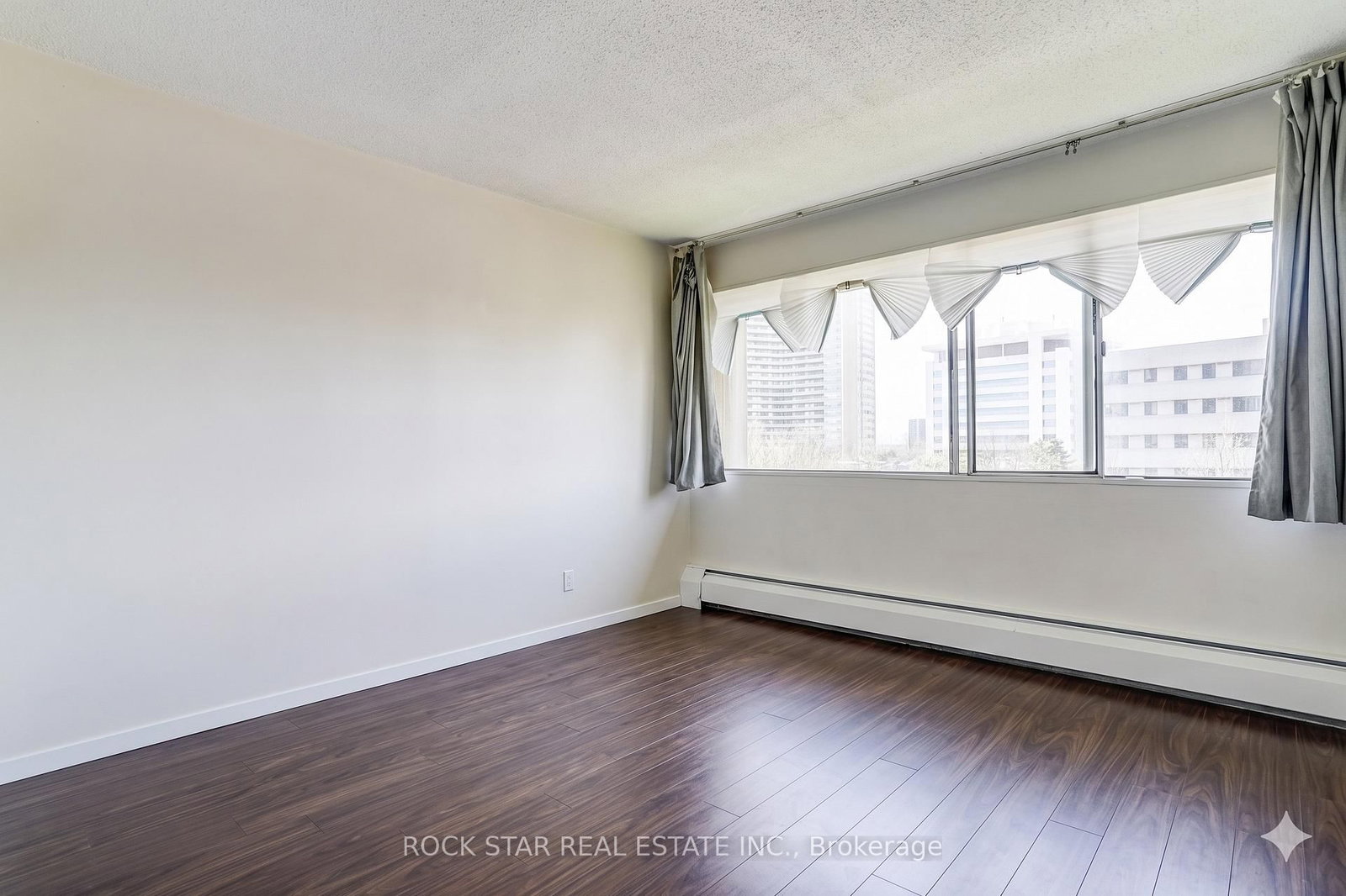 10 Sunny Glenway • #708 • Toronto, ON photo 18