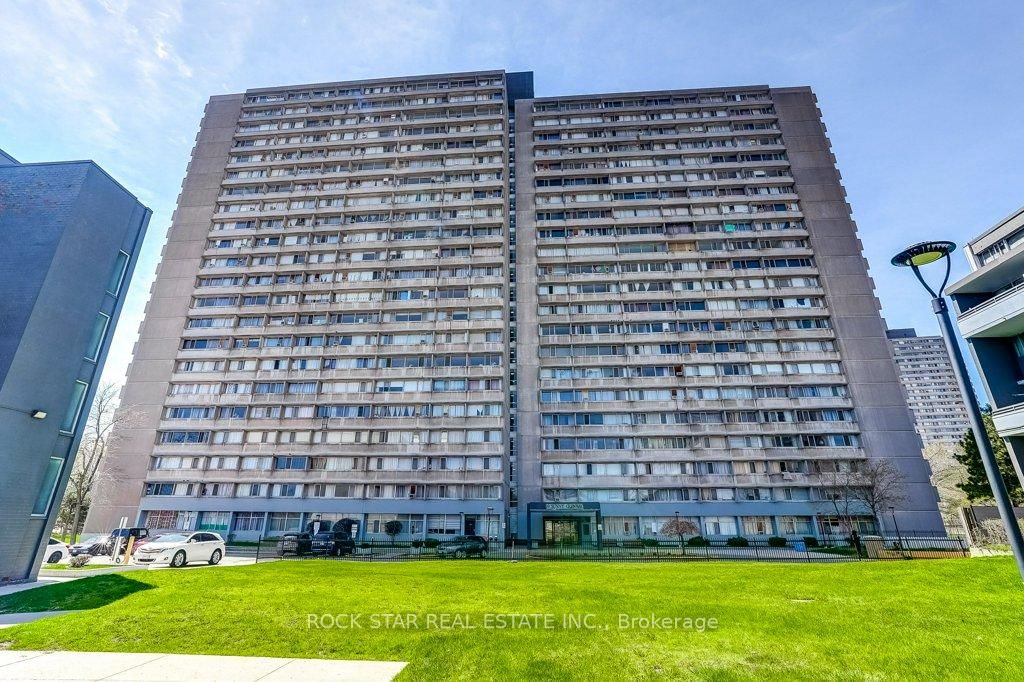10 Sunny Glenway • #708 • Toronto, ON photo 26
