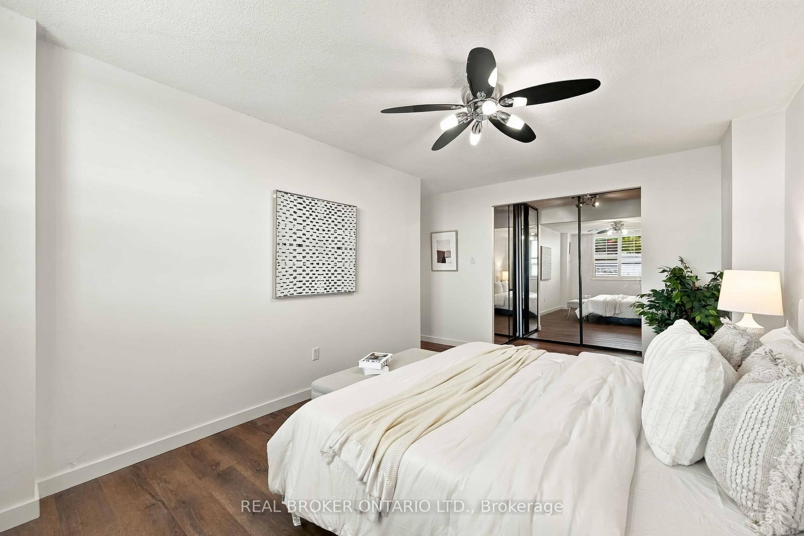 5 Old Sheppard Avenue • #1805 • Toronto, ON photo 30