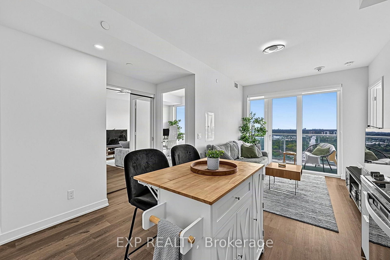 Property at 10 Deerlick