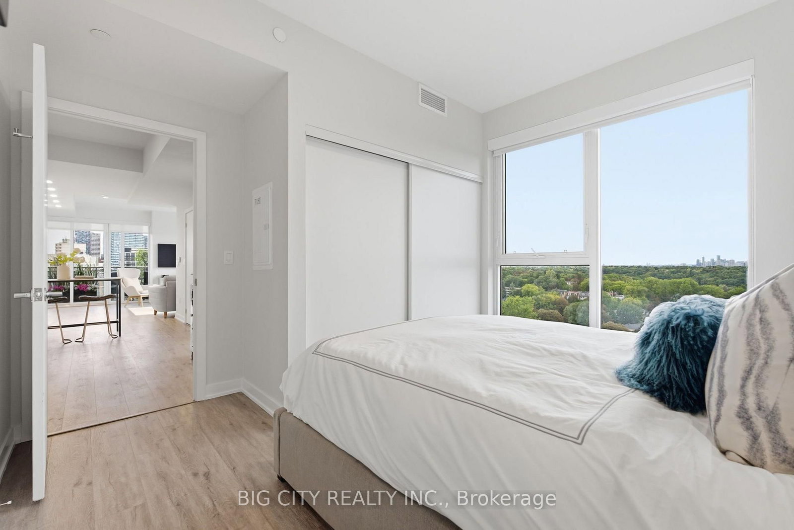 1 Cardiff Road • #1006 • Toronto, ON photo 18